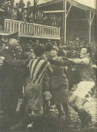 200px-fighting_after_galatasaray-fenerbahçe_match_in_23_february_1934