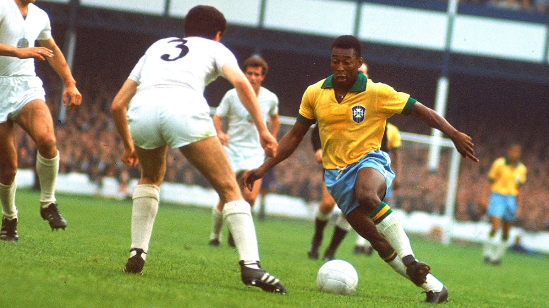 Pele, 831 maçta 767 gol atmayı başarmıştır.