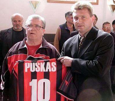 Honved 10'dan başkasını sevmiyor...